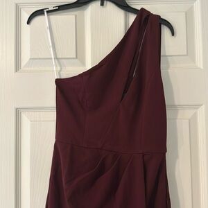 Gorgeous Lulus Small Burgundy calf length dress